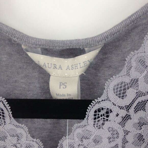 NWT 🔖Laura Ashley Lace Trimmed V Neck Gray Tank Top. - Picture 4 of 7